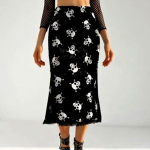 Black skull skirt